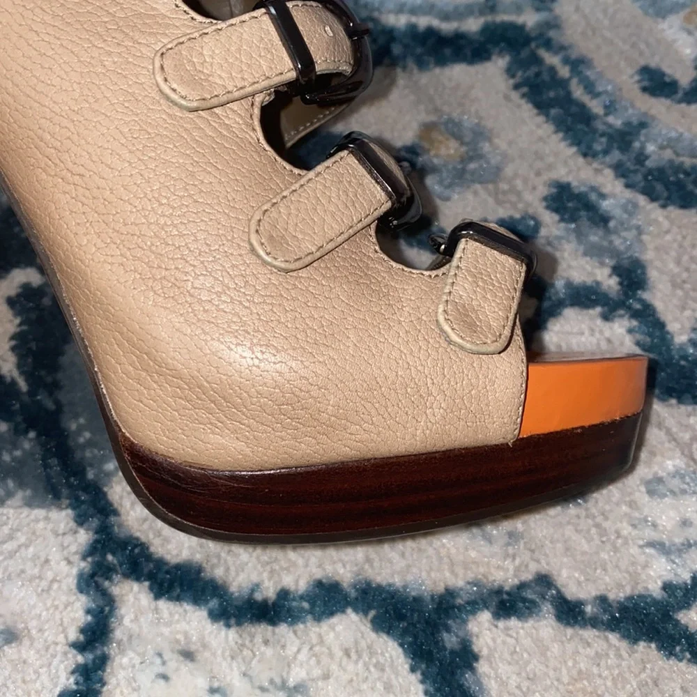 Beautiful Leather Strappy Heel’s by Aldo - Picture 10 of 10